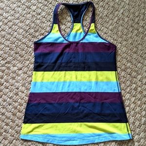 Lululemon excellent vondition top